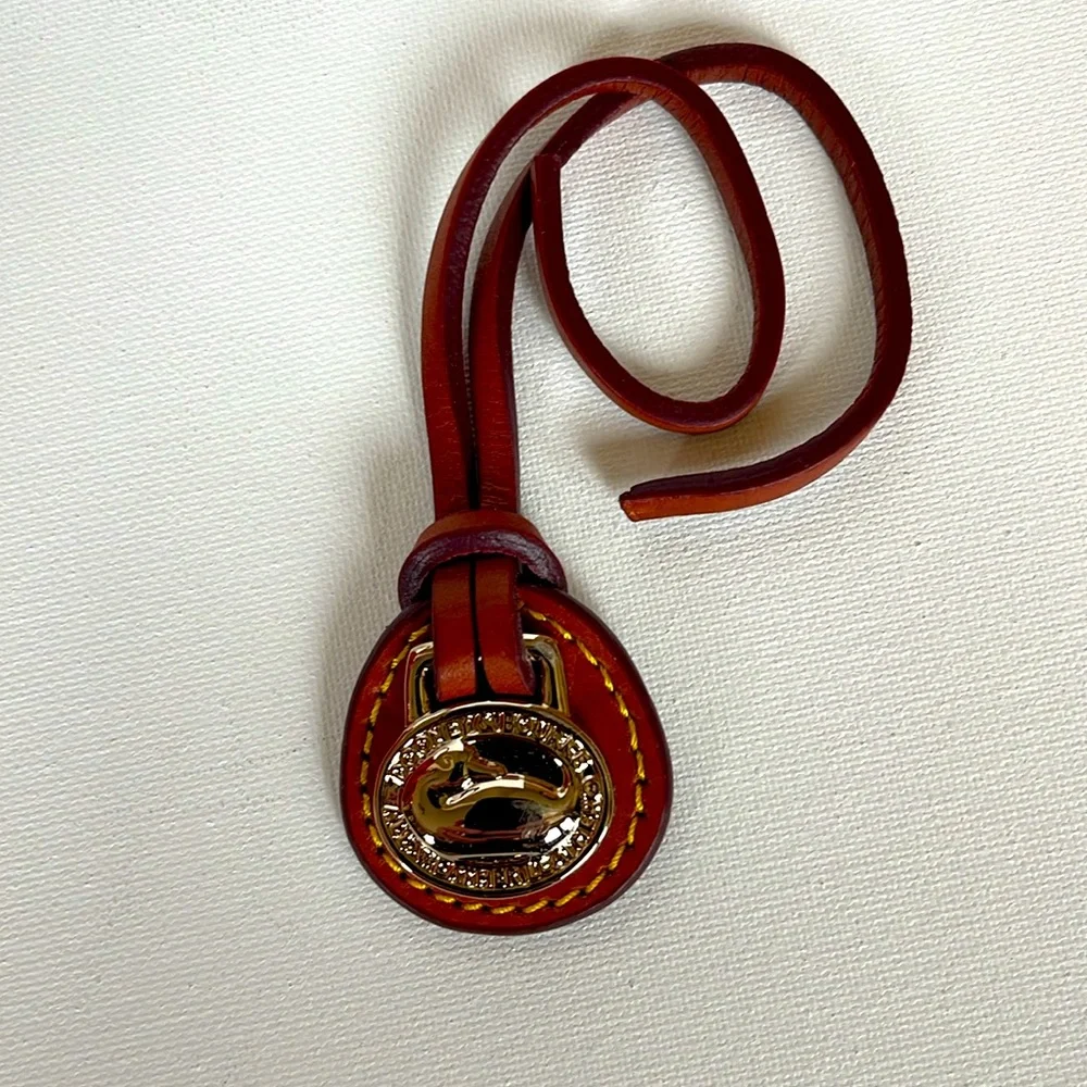 NWOT DOONEY & BOURKE EUROPEAN PEBBLE GRAIN RED LEATHER BUCKET BAG & WALLET - Picture 10 of 17